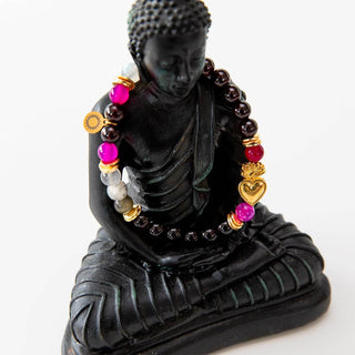 Yoga Armband aus Granat und Mondstein mit vergoldetem Herz