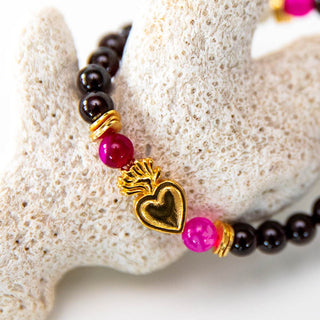 Yoga Armband aus Granat und Mondstein mit vergoldetem Herz