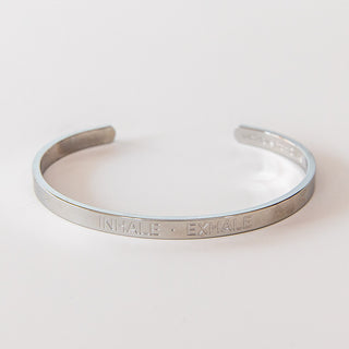 Armreif Inhale Exhale Gravur Mantra Schmuck yoga Schmuck
