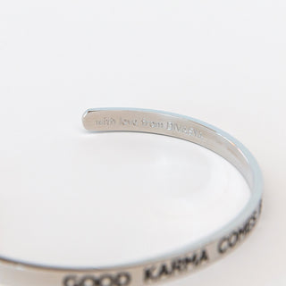 Armreif mit Gravur Silber Edelstahl Good Karma