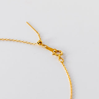 Gold Halskette mit Yoga Anhänger Verschluss