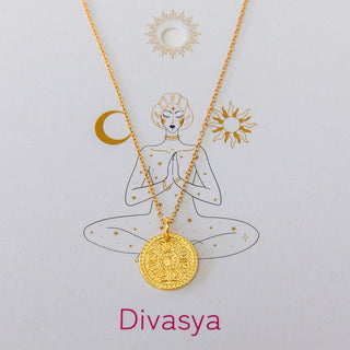 Gold Halskette mit Yoga Anhänger Om Mantra