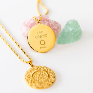 Kette mit Anhänger Mandala Gravur Affirmation I am cosmic