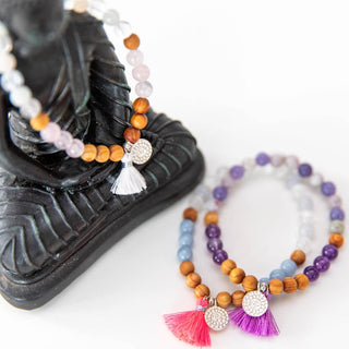 Mala Armband aus Angelit mit Om Anhänger aus Silber und Mini Quaste