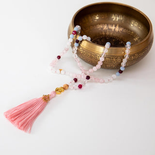 Mala Kette Meditationskette Rosenquarz, Mondstein Angelit vergoldete Perle