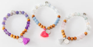 Mala Armband mit Om Anhänger aus Silber und Mini Quaste