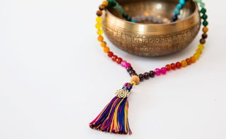 Mala Kette Meditationskette Chakra Edelsteine Kristalle vergoldete Details