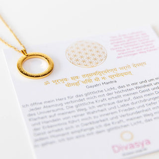 Mantra Kette vergoldet Gayatri Mantra Gravur