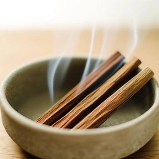Palo Santo Holz Räuchern Yoga