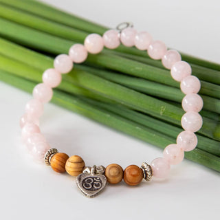 Yoga Armband Rosenquarz mit Yoga Anhänger