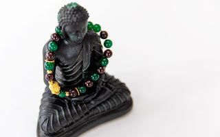 Yoga Armband aus Granat mit goldenem Buddha Kopf