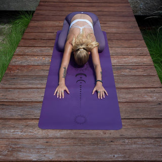 Yogamatte aus Naturkautschuk rutschfest mit Mandala Muster nachhaltig