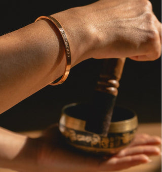 Armreif mit Gravur Cosmic Soul Mantra rosé gold