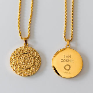Kette mit Anhänger Mandala Gravur Affirmation I am cosmic