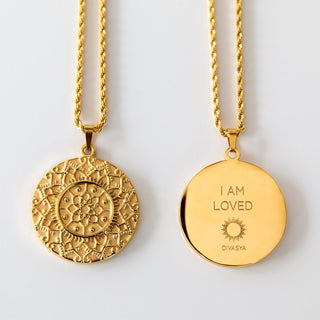 Kette mit Anhänger Mandala Gravur Affirmation I am loved