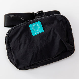 Divasya Yoga Hip Bag Gürteltasche schwarz Yoga Anhänger