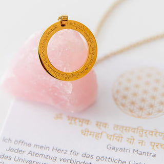 Mantra Kette vergoldet Gayatri Mantra Gravur