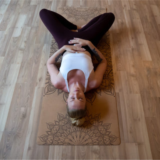 Nachhaltige Yoga Matte aus Kork mit Mandala